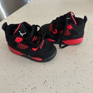 Jordan 4 Retro Black Red size 6c